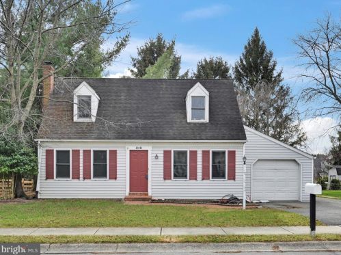 316 Bracken Dr, Lancaster, PA 17601-3962
