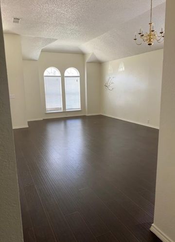 1346 Mill Wood Ln, Garland TX  75040-7580 exterior