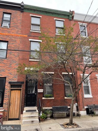 1328 Eyre St, Philadelphia, PA 19125-3304