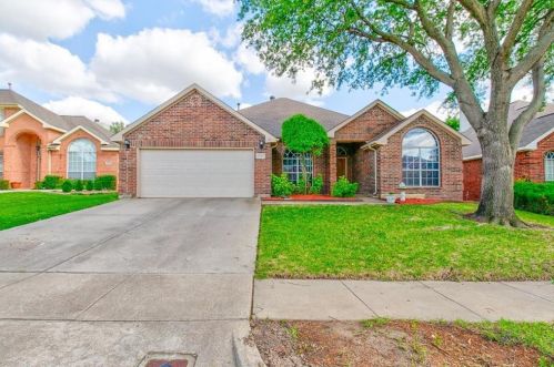 5328 Mt Mckinley Rd, Fort Worth, TX 76137-5331