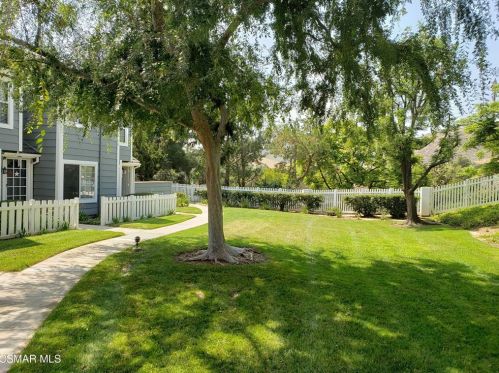 420 Jeremiah Dr, Simi Valley, CA 93065-6253