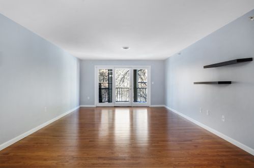 9 Bartemus Trl, Nashua, NH 03063-7624