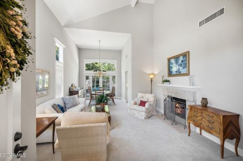 5395 Carmento Dr, Calabasas, CA 91377-4861