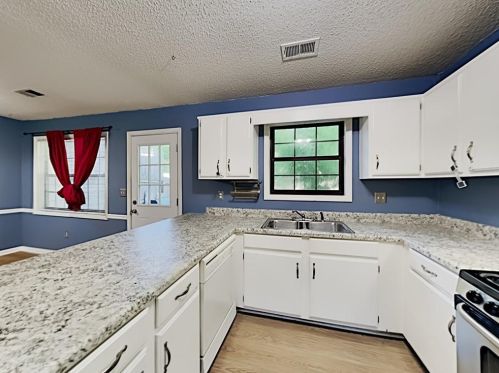 2040 Sand Wedge Cir, Kennesaw GA  30144-2071 exterior