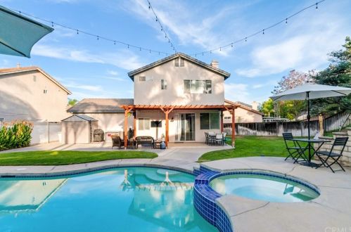 5531 Applecross Dr, Riverside CA  92507-6412 exterior