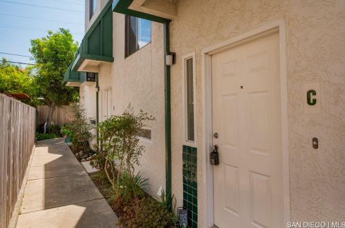 1927 Chicago St, San Diego, CA 92110-3552