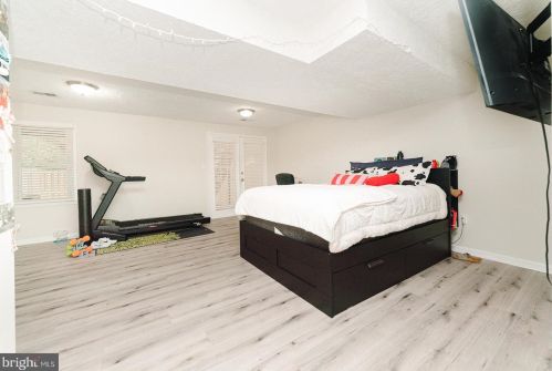 5703 Oakshore Ct, Springfield VA  22015-2250 exterior