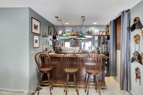 9 Fox Hill Rd, Middletown NJ exterior