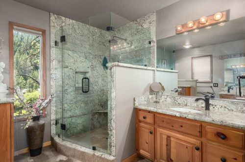 7840 Riv Rd, Truckee CA  exterior