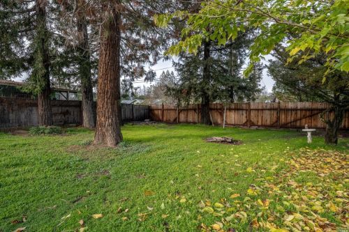 3990 Eastside Calpella Rd, Ukiah CA  95482-9559 exterior