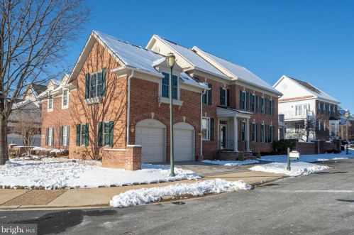 18479 Lanier Island Sq, Leesburg, VA 20176-3938