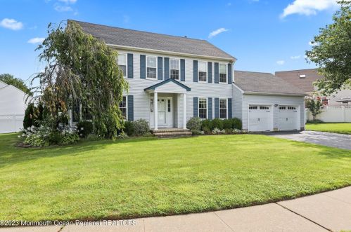 31 Daniel Dr, Hazlet, NJ 07730-2032