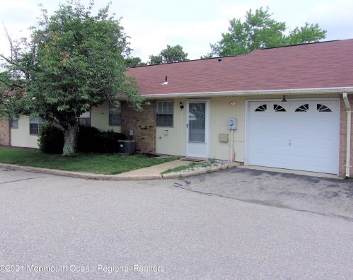 30 Yorkshire Ct, Lakehurst, NJ 08759-4537