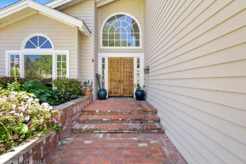 28876 King Arthur Ct, Palos Verdes Estates, CA 90275-7209