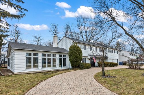 1536 Hackberry Rd, Bannockburn, IL 60015-3960