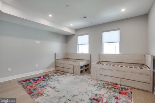 517 Mckean St, Philadelphia PA  19148-2530 exterior