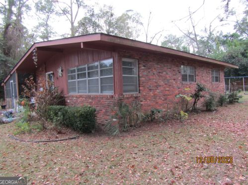 87 Morningside Dr, Camilla, GA 31730-6712