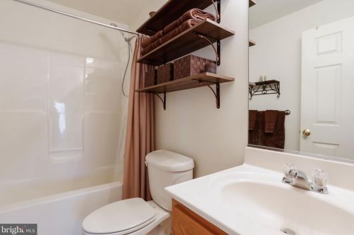 166 Nemacolin Trl, Hedgesville WV  25427-4272 exterior