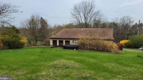 21 Middleton Rd, Carlisle, PA 17013-8644