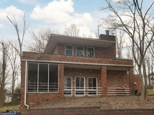 242 Lake Rd, Morristown, NJ 07960-2662