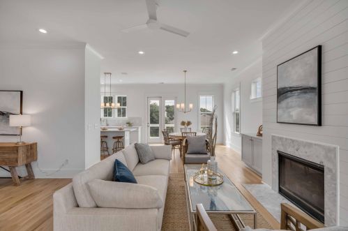 802 Palm Blvd, Isle Of Palms SC  29451-2218 exterior