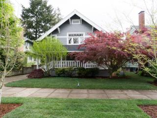 2724 27th Ave, Portland, OR 97202-1305