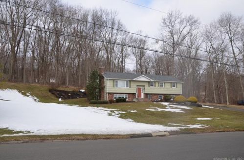 85 Swendsen Dr, Upper Stepney, CT 06468-2069