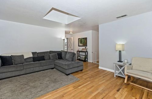 516 Del Rio Cir, Valley Home CA 95361-2531 exterior