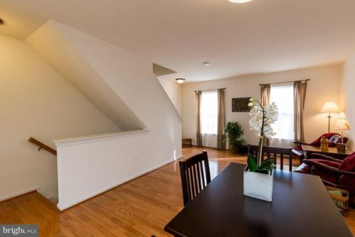 6812 Avalon Isle Way, Gainesville, VA 20155-4400