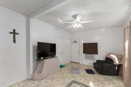 2950 11th St, Riverside CA  92507-4961 exterior