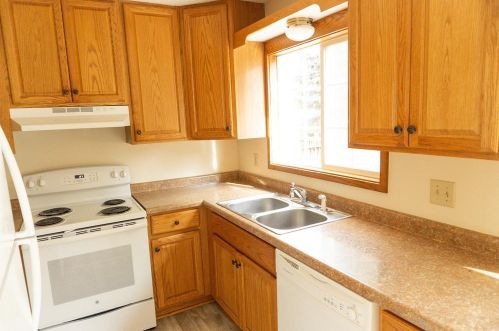 1656 Donald Ct, Saint Paul MN  55121-1753 exterior
