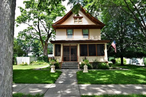 200 6th St, Hastings, MN 55033-1912