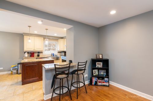 310 Partridge Ln, Wheeling, IL 60090-3149