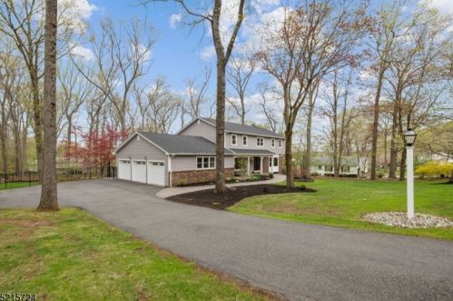 18 Beech Pl, Parsippany, NJ 07834-9334
