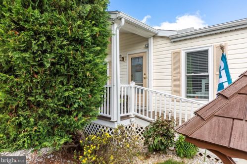 24 Raptor Dr, Hanover PA 17331-8159 exterior