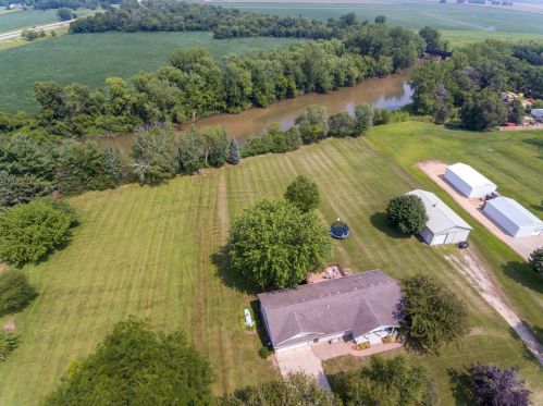 100 Green Ave, Theilman, MN 55945-8868