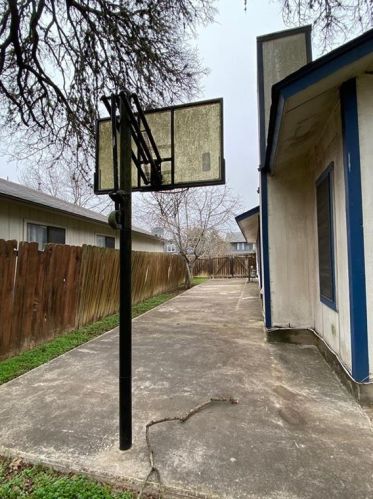 4003 Cortina Dr, Austin TX  78749-4925 exterior