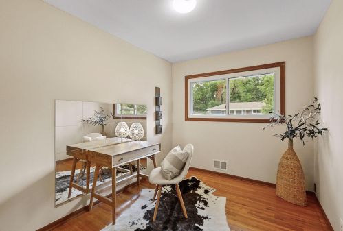 208 Colleen Ave, Saint Paul MN  55126-6252 exterior