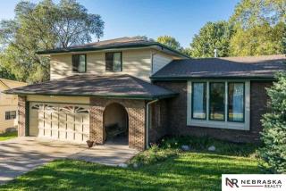 2824 Lillian St, Bellevue, NE 68147-1438