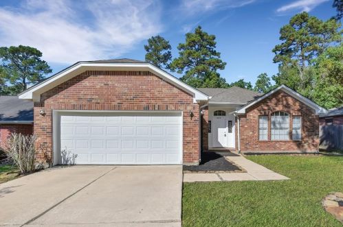 235 Hartford Dr, Conroe TX  77303-1803 exterior
