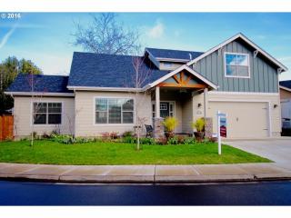 1077 40th St, Springfield OR  97478-6579 exterior