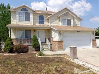 8706 Pebble Crest Way, Taylorsville UT  84081-4879 exterior