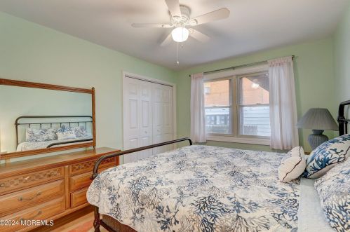 16 Pennsylvania Ave, Lavallette NJ 08735-2437 exterior