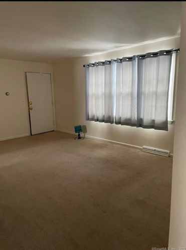 64 Robert Treat Dr, Milford, CT 06460-8352