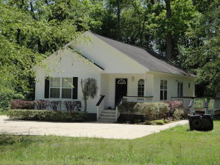 511 Sample Rd, Greenwood, SC 29649-2258