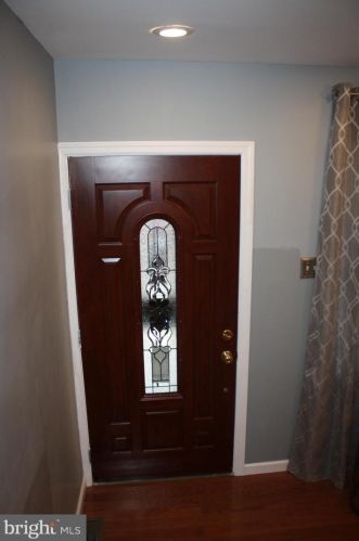 2742 Marshall St, Philadelphia, PA 19148-4817