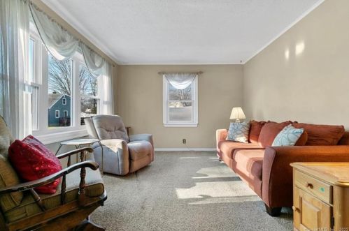 64 Mayflower Pl, Milford, CT 06460-4558