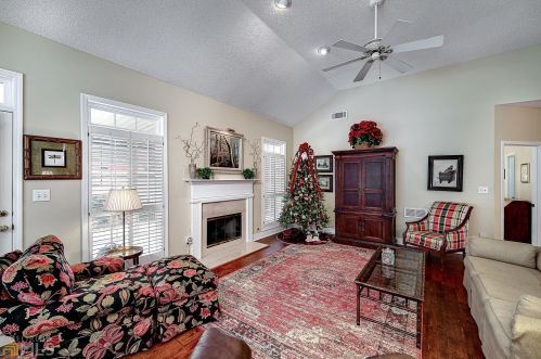 142 Wexford Ct, Stockbridge GA  30281-6306 exterior