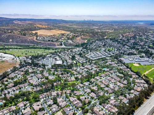 5255 Thorn Tree Ln, Irvine CA  92612-2346 exterior