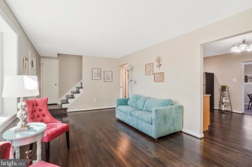 8802 Kenilworth Dr, Springfield, VA 22151-1101